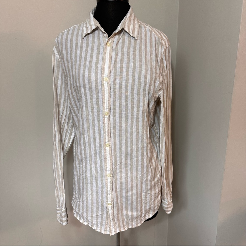 H&M Men’s Slim Fit Striped Button Down Long Sleeves Shirt in Size Medium